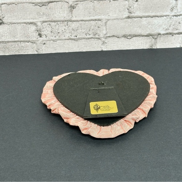 Heart Shape Friends Quote Ruffle Calligraphy Heart Decor 6 in X 6 in Vintage - Picture 7 of 12